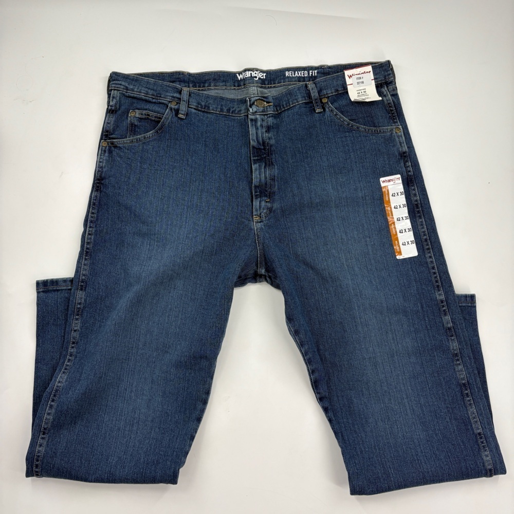 Wrangler Men's Relaxed Fit Denim Jeans in Blue - Picture 1 of 5
